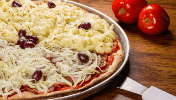 Foto: Pizza de Bife com Queijo 